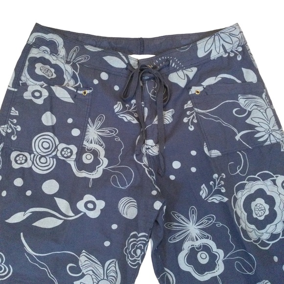 Fresh Produce Blue Floral Cotton Capris Size Medium - Picture 2 of 10